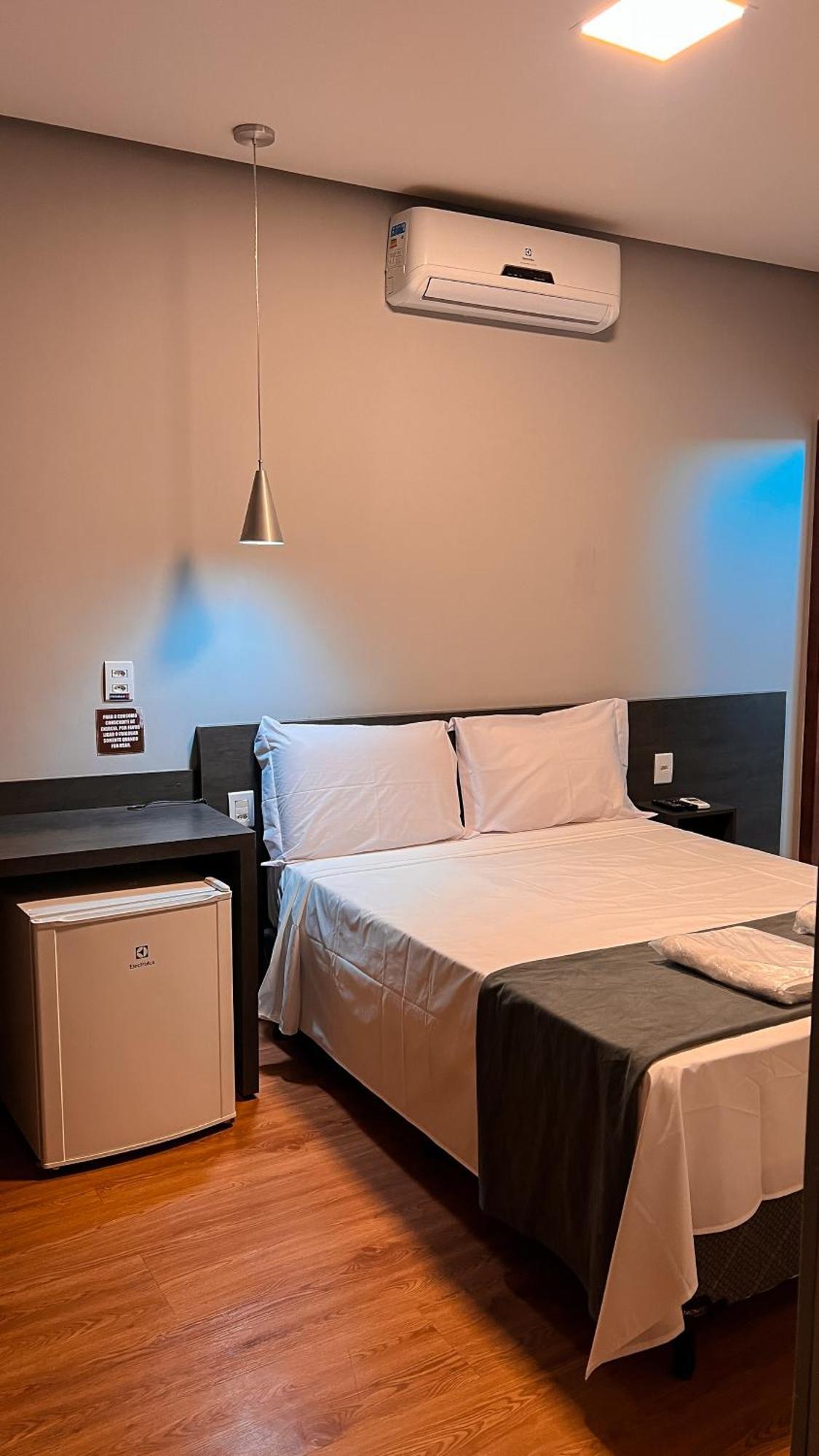 Hotel Cerrado モンテス・クラロス エクステリア 写真